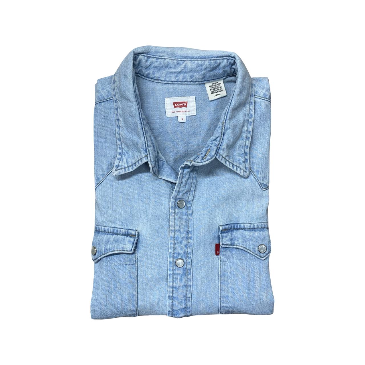Levi’s Light Wash Denim Shirt | Medium | Chest 19.5”