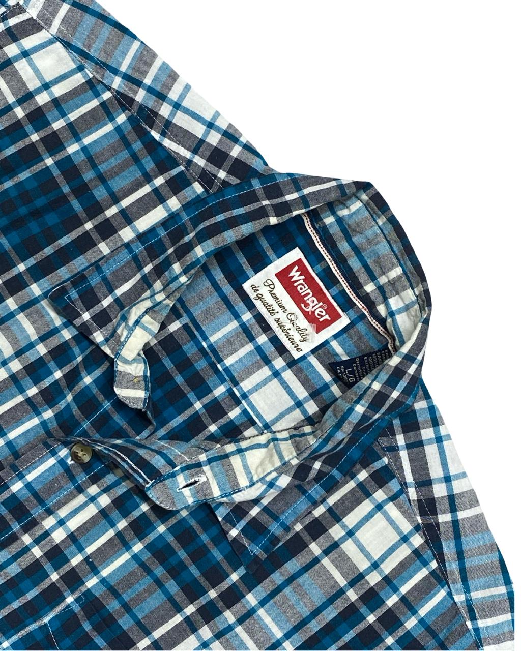 Wrangler Blue Plaid Short-Sleeve Button-Up Shirt | Size Large | Chest 25”