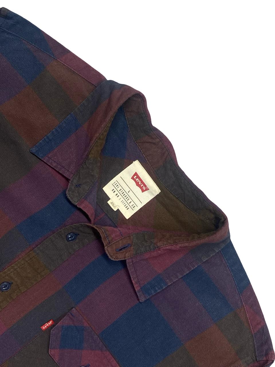 Levi’s Vintage Plaid Button-Up Shirt | Size Medium | Chest 22.5”