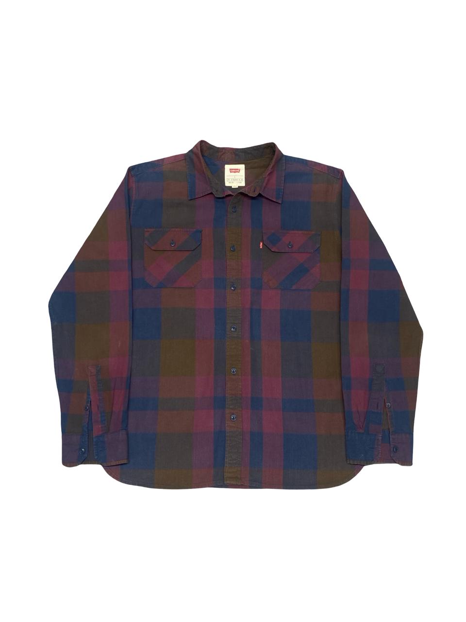 Levi’s Vintage Plaid Button-Up Shirt | Size Medium | Chest 22.5”