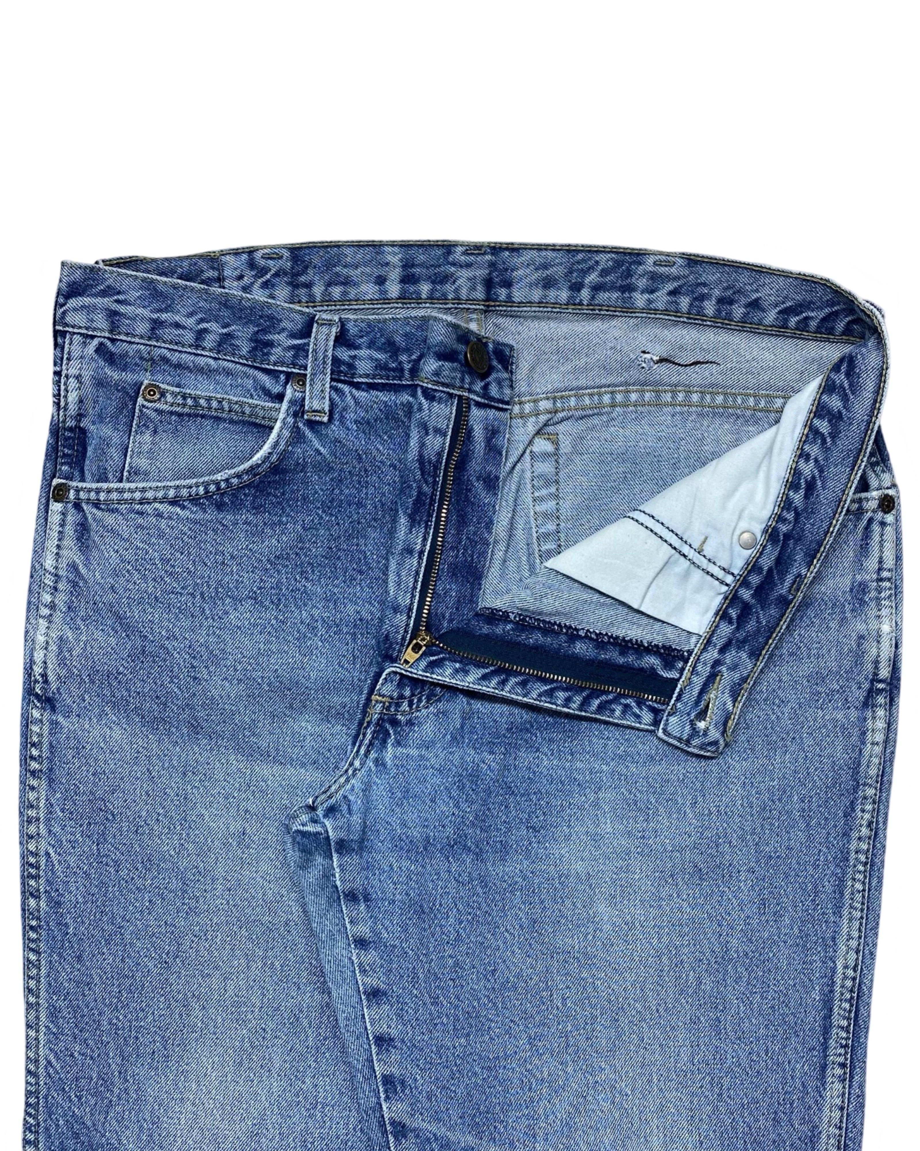 Wrangler Light Wash Blue Denim Jeans | Waist 36” | Length 42”